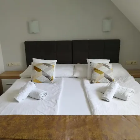 Kathy Panzio Bed & Breakfast Balatongyorok